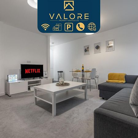 Modern 1 Bed In Central Mk, Free Parking, Smart Tv, Manhattan House By Valore Property Services Milton Keynes Kültér fotó