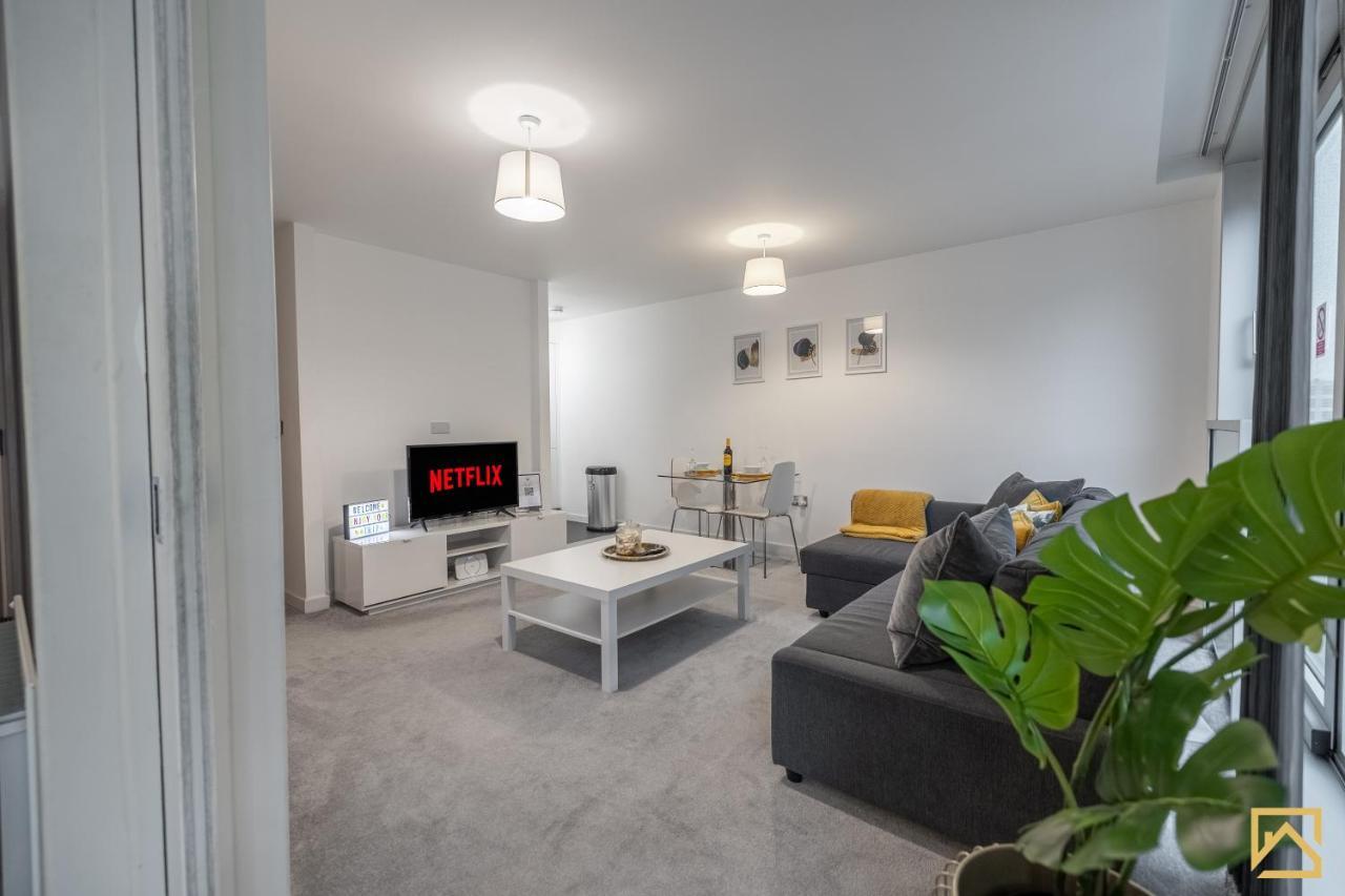 Modern 1 Bed In Central Mk, Free Parking, Smart Tv, Manhattan House By Valore Property Services Milton Keynes Kültér fotó