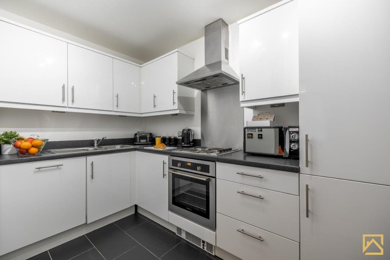 Modern 1 Bed In Central Mk, Free Parking, Smart Tv, Manhattan House By Valore Property Services Milton Keynes Kültér fotó